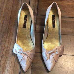 Nina Nude Satin Heels with Bow Detail Size 11M